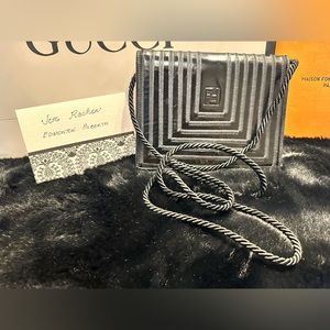 🔶FINAL PRICE DROP🔶 🎀Vintage FENDI crossbody bag🎀